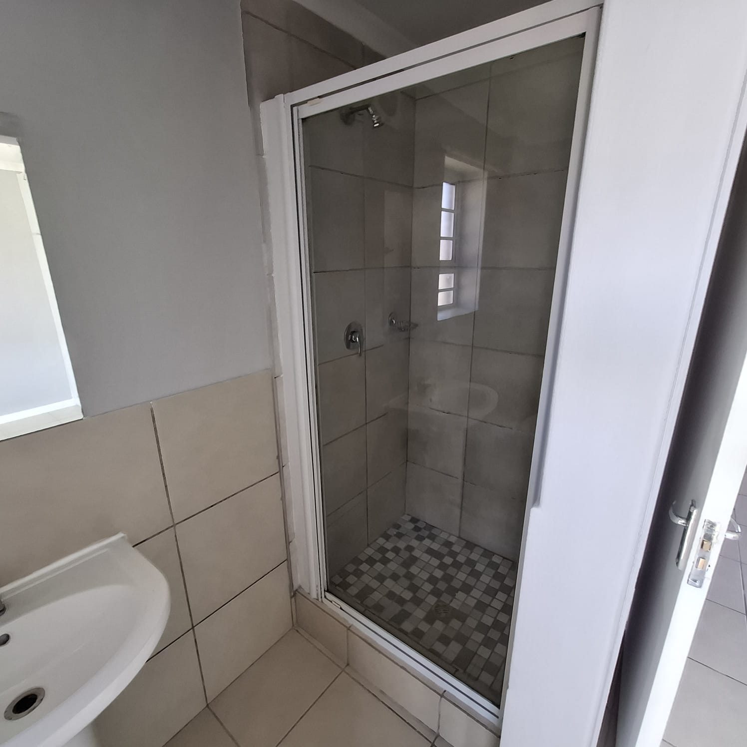 To Let 1 Bedroom Property for Rent in Bellville Central Western Cape